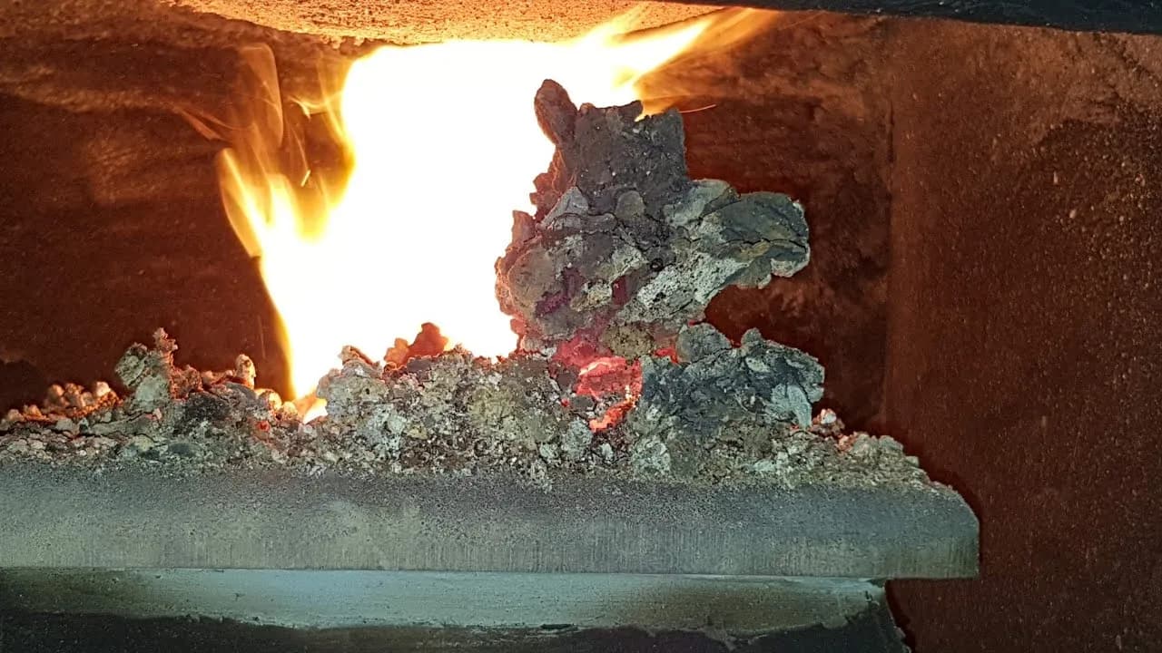 Dlaczego powstają spieki w piecu na ekogroszek i jak ich uniknąć Dlaczego powstają spieki w piecu na ekogroszek i jak ich uniknąć